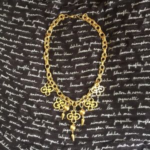 Gold dangle necklace 19 inch 👑